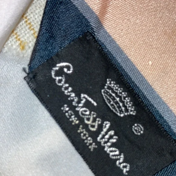 Bundle of 4 men’s neckties, various sizes and materials.           $15 - Picture 5 of 9